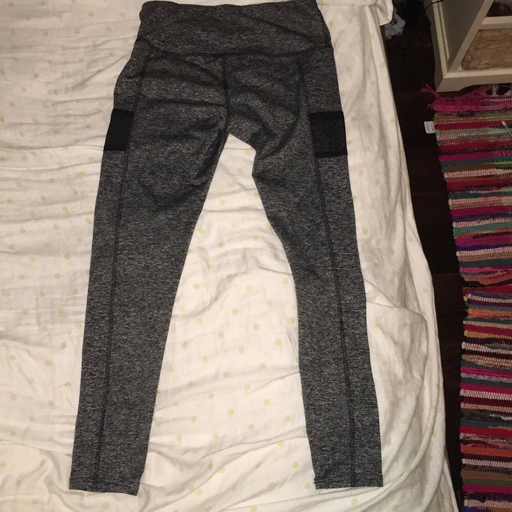 Athletic leggings